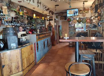 portugal/sintra/bar/tasco-do-strauss