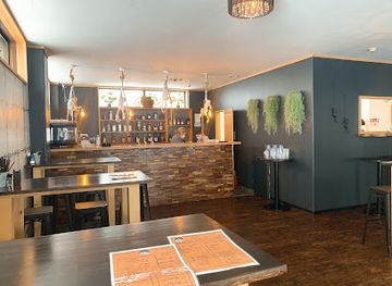 japan/shinano/bar/the-sundeck