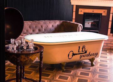 colombia/santanderes/bar/little-bobby