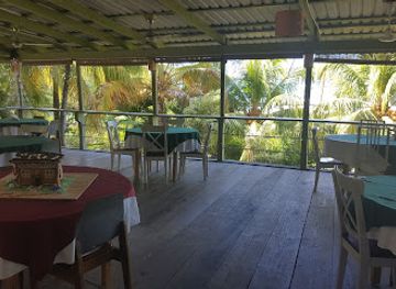 grenada/la-sagesse-beach/bar/the-cove-marina-restaurant-bar-fomerly-whisper-cove