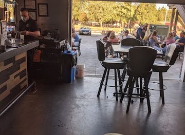 iowa/southeast-iowa/bar/brick-ivy-rooftop