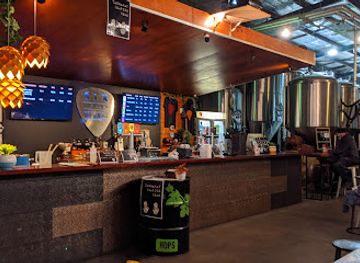 australia/central-coast/bar/six-string-brewing-company