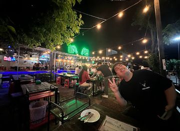 thailand/phi-pan-nam-range/bar/slum-bar
