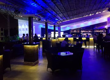 uganda/kampala/bar/gecko-lounge-terrace