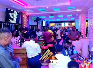 tanzania/arusha/bar/picnic-bar