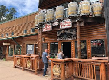 new-mexico/ruidoso/bar/noisy-water-winery-the-cellar-uncorked
