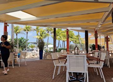 curacao/mambo-beach/bar/olas-copas