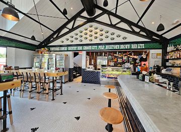 maryland/sandy-point-state-park/bar/chessie-s-wharf