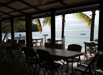 saint-vincent-and-the-grenadines/bequia/bar/de-reef-restaurant-bar