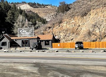 colorado/colorado-river-valley/bar/two-bears-tap-and-grill