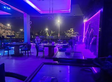 saudi-arabia/abha/bar/Mqhy-nkhb-alhzm-llm`slat