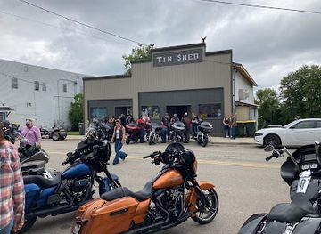 wisconsin/great-river-road/bar/tin-shed