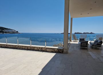 croatia/dubrovnik-riviera/bar/on-the-rocks