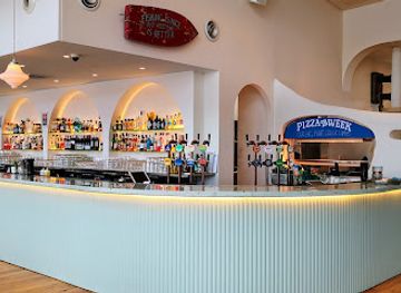 australia/central-coast/bar/drifters-wharf