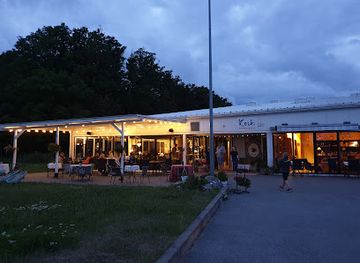 estonia/kärdla/bar/sampanjabaar-ja-restoran-kork