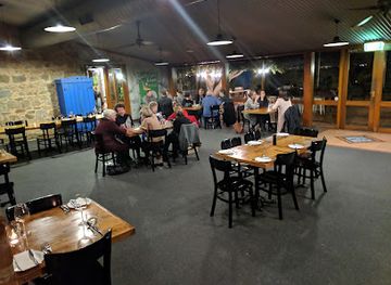 australia/riverina/bar/magpies-nest-restaurant