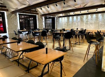 romania/bucharest/cismigiu/bar/alt-shift