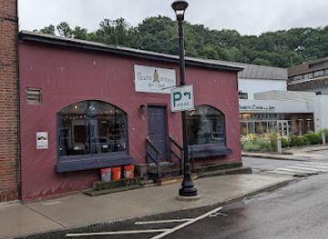 vermont/upper-valley/bar/filling-station