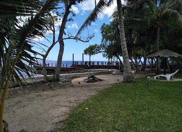 vanuatu/epi-island/bar/coco-de-mer