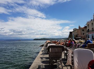 slovenia/piran/bar/fine-del-mondo