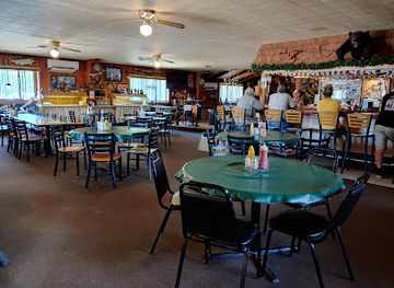 michigan/pictured-rocks-national-lakeshore/bar/bear-trap-inn