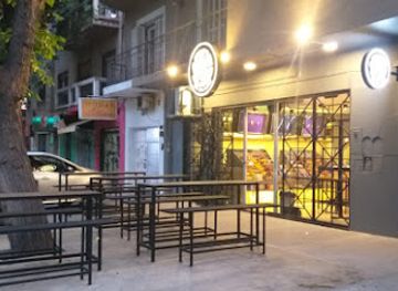 argentina/mendoza/godoy-cruz/bar/vereda-este