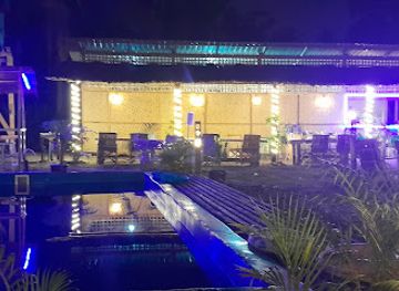 myanmar-burma/ngapali/bar/hi-friends-pool-bar