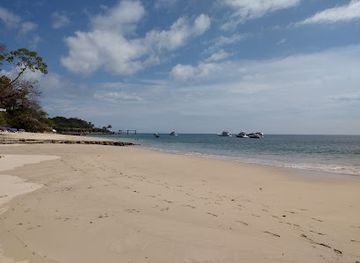 panama/pearl-islands/bar/cacique-beach