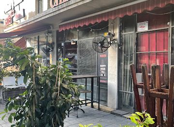 israel/samaria/bar/cheers-rock-bar