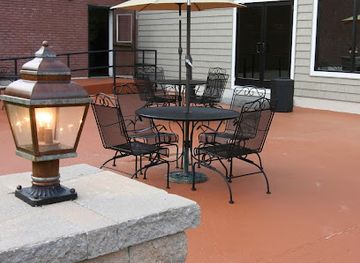 massachusetts/wachusett-mountain-ski-area/bar/the-colonial-grille