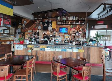 new-zealand/canterbury/bar/moon-under-water