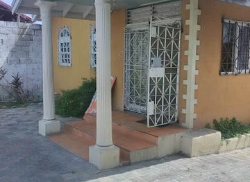 jamaica/yallahs-valley/bar/hot-spicy-restaurant