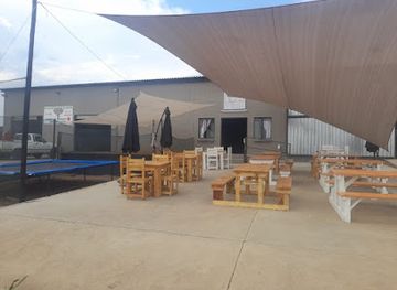 south-africa/bushveld/bar/luci-s-bier-en-koffie