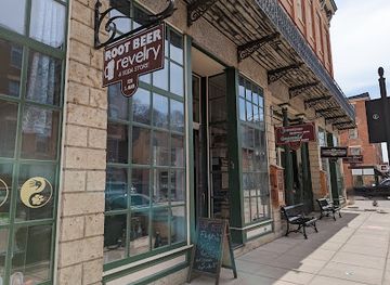 illinois/galena-territory/bar/root-beer-revelry