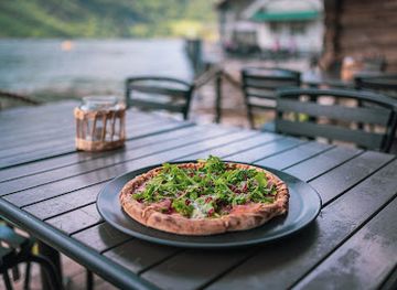 norway/geirangerfjord/bar/berserk-bar-grill