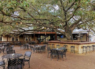 louisiana/atchafalaya-basin/bar/the-francis-southern-table-bar