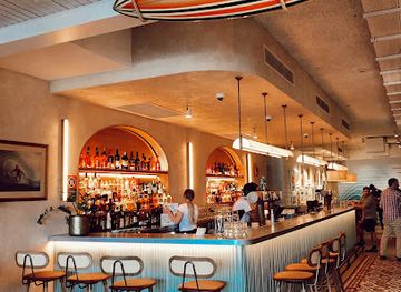 australia/sydney/bondi-beach/bar/salty-s-bondi