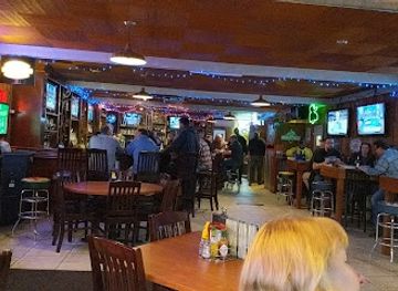 wisconsin/kenosha/bar/rivals-sports-pub-grille