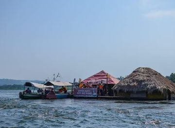 uganda/jinja-source-of-the-nile/bar/happy-boys-bar-island