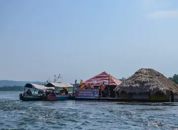 Happy Boys Bar Island