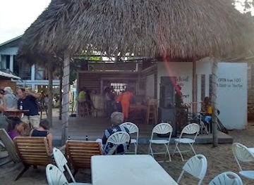 belize/hopkins/bar/windschief-beach-bar-and-minigolf