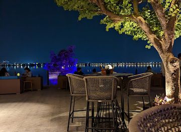india/hyderabad/hussain-sagar/bar/lake-district-bar-kitchen