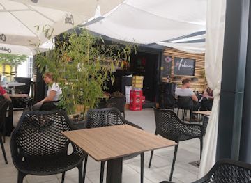 slovenia/gorizia/bar/ambience