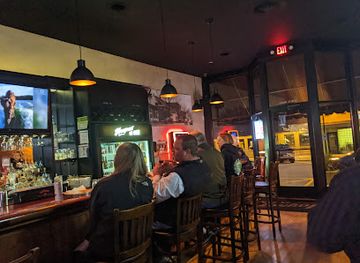 illinois/western-illinois/bar/haynes-on-main