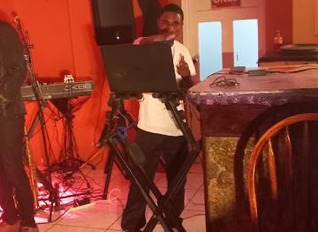 dominica/soufriere/bar/iron-monkey-bar-grill