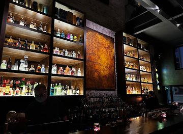 vietnam/red-river-delta/bar/aura-cocktail-bar