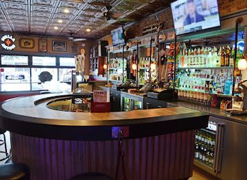 wisconsin/lake-geneva/bar/thumbs-up-lake-geneva