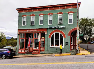 West Main Market Beer and Wine Garden