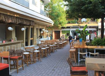 greece/larissa/bar/elephant-at-the-top-of-hill