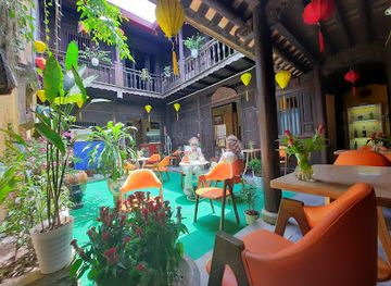 vietnam/southeast/bar/hoi-an-t-t-cocktail-bar-coffee-antiques